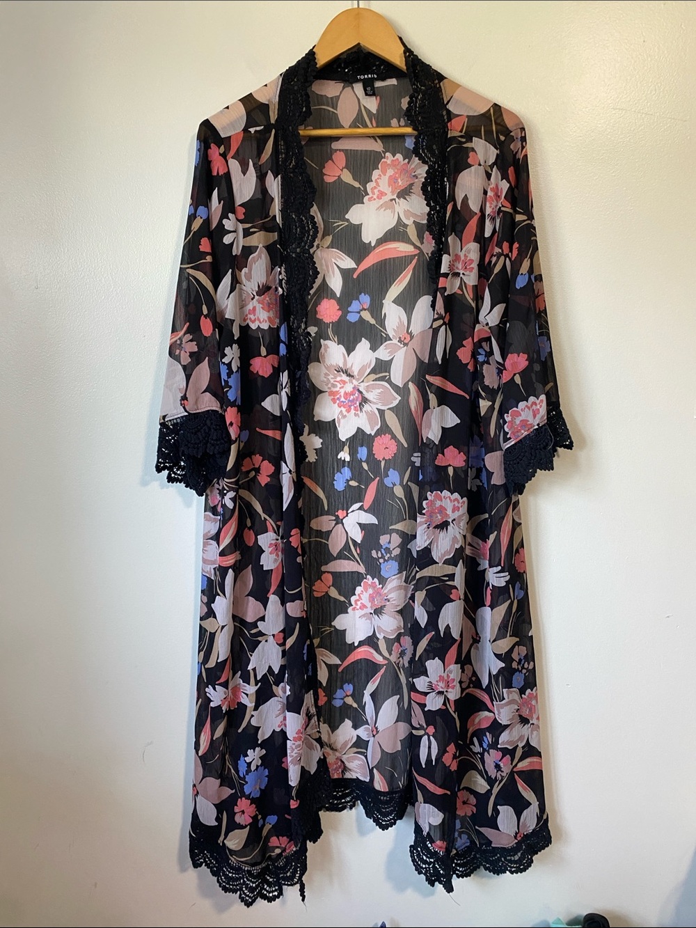 Torrid Floral Lace-Trim Sheer Kimono Duster - Black Floral sz 1X - Picture 3 of 16